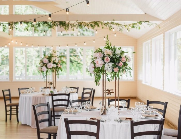 Банкетный зал «Новый ресторан» - Загородный клуб «Медвежьи Озера» Банкетный зал «Новый ресторан» - Загородный клуб «Медвежьи Озера»